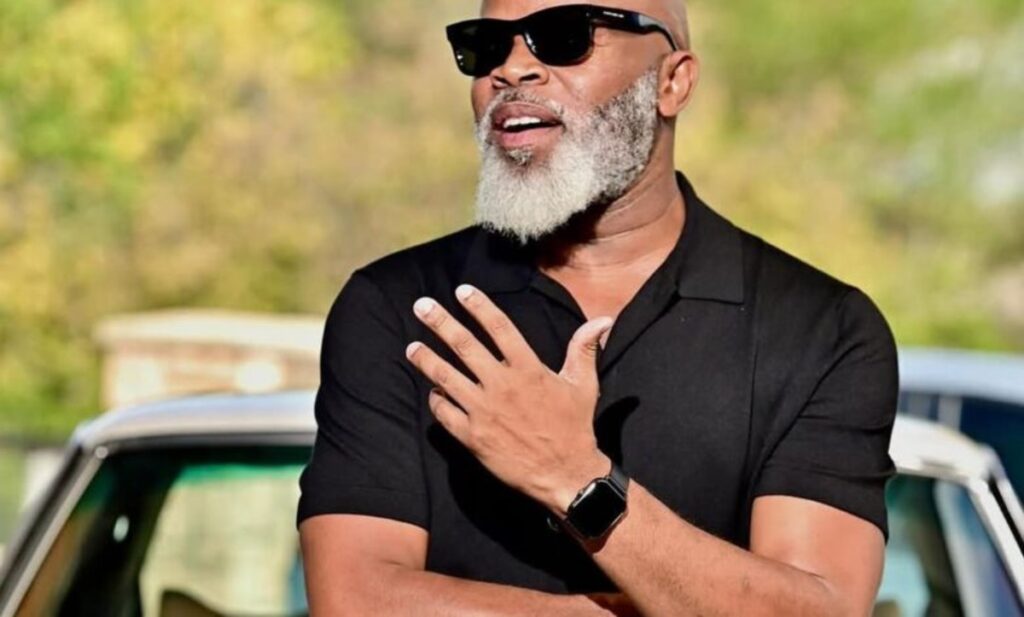 Dumisani Mbebe kha dirama ntswa ya Emzini