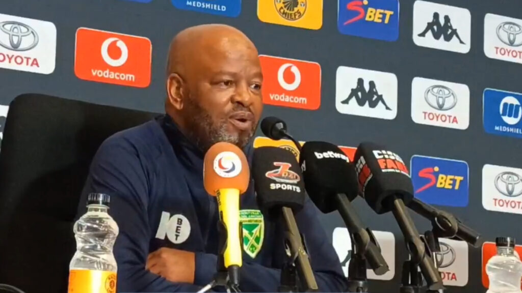 Makaab o bvisela khagala vhushaka ha Mngqithi na Chiefs
