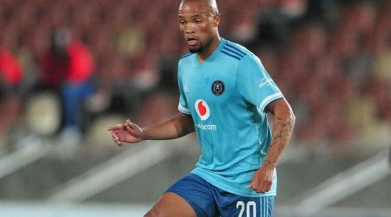Pirates decide on Goodman Mosele