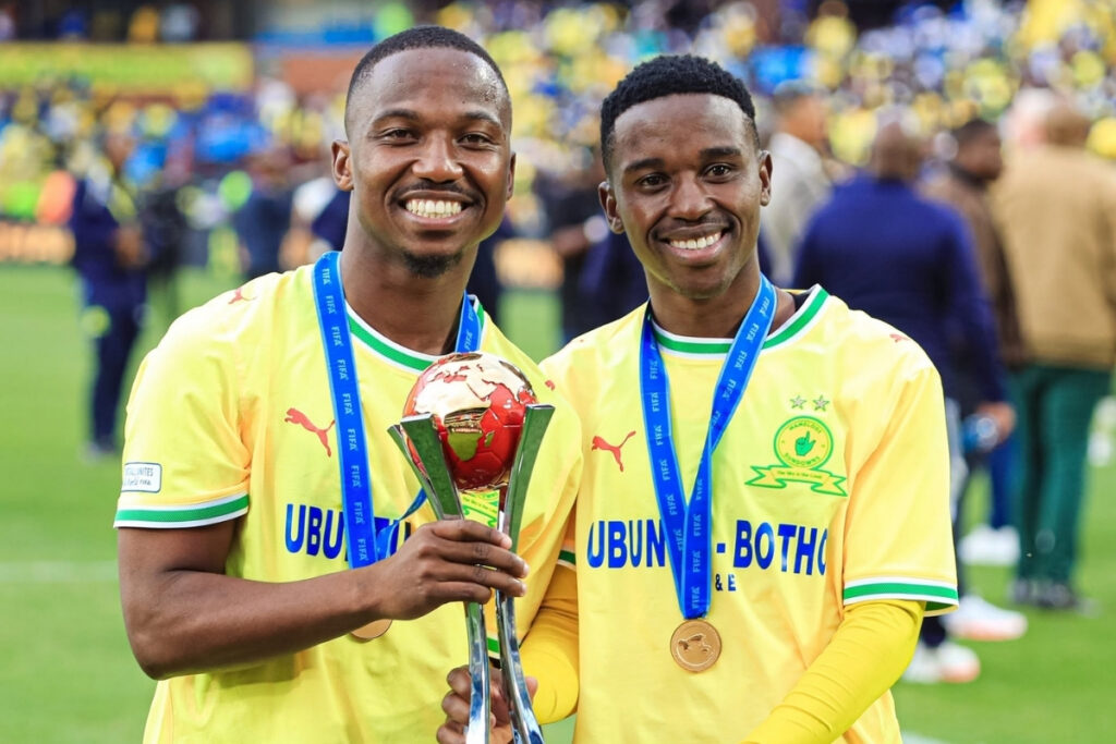 Ndlovu u pembelela u wina tshiphuga tshawe tsha u thoma