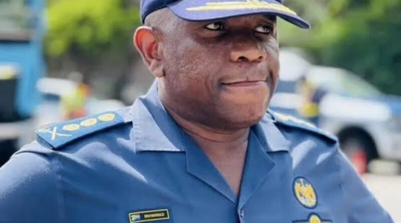 Mapholisa vhahulwane vho vhigwa vha tshi khou shela mulenzhe kha thodisiso dza Ekurhuleni